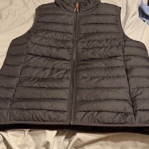 Ozark Trail size medium  Quilted Puffer Vest in Black/Light Blue/pink